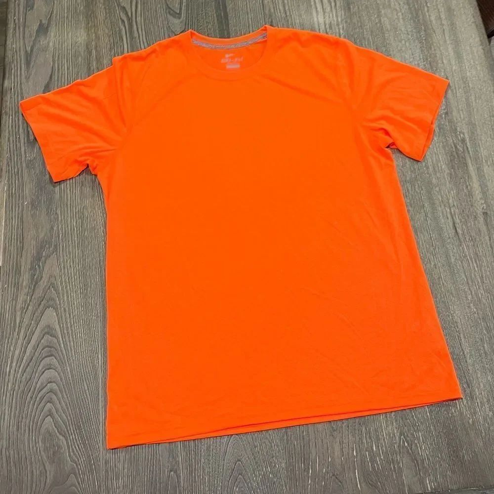 NWOT Nike Dri-Fit T-Shirt Short Sleeve Athletic Cut Crew Neck Pullover Orange L